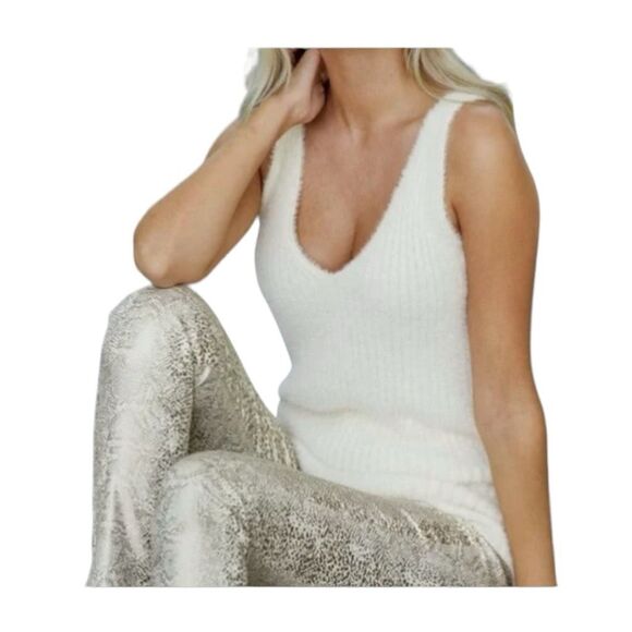 Boston Proper Plush Ribbed Knit Sweater Vest Cream Ivory Sleeveless V-Neck XS - Picture 1 of 8